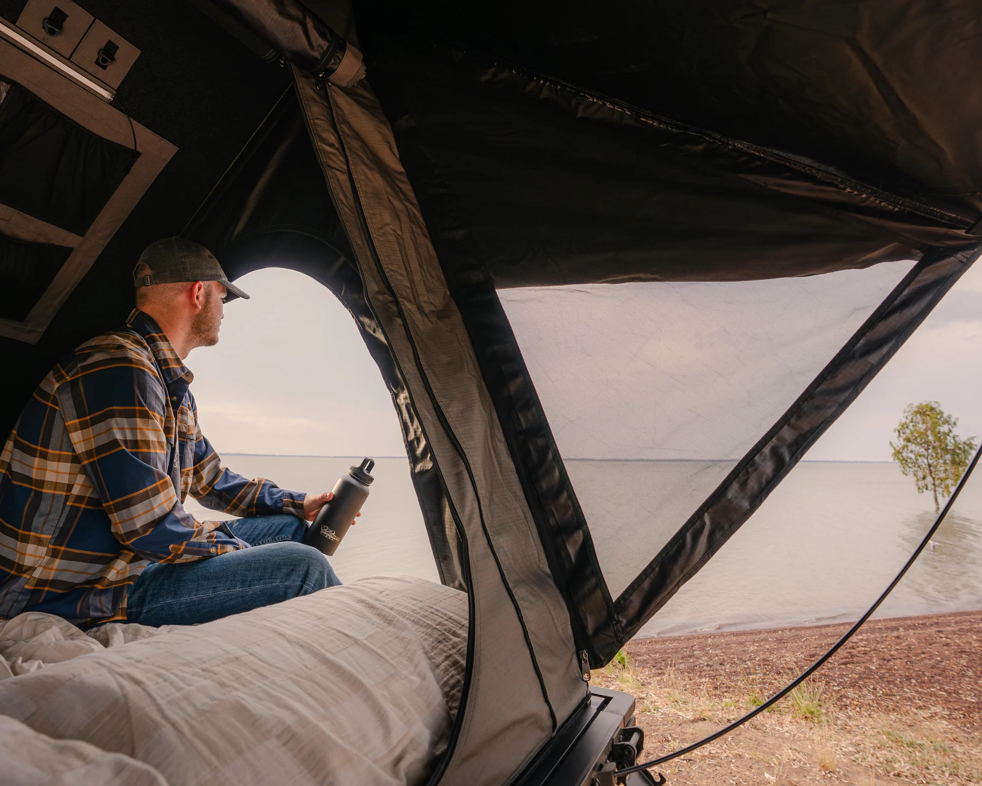 Orion 1400 - Aluminium Hardshell Rooftop Tent - Image 8