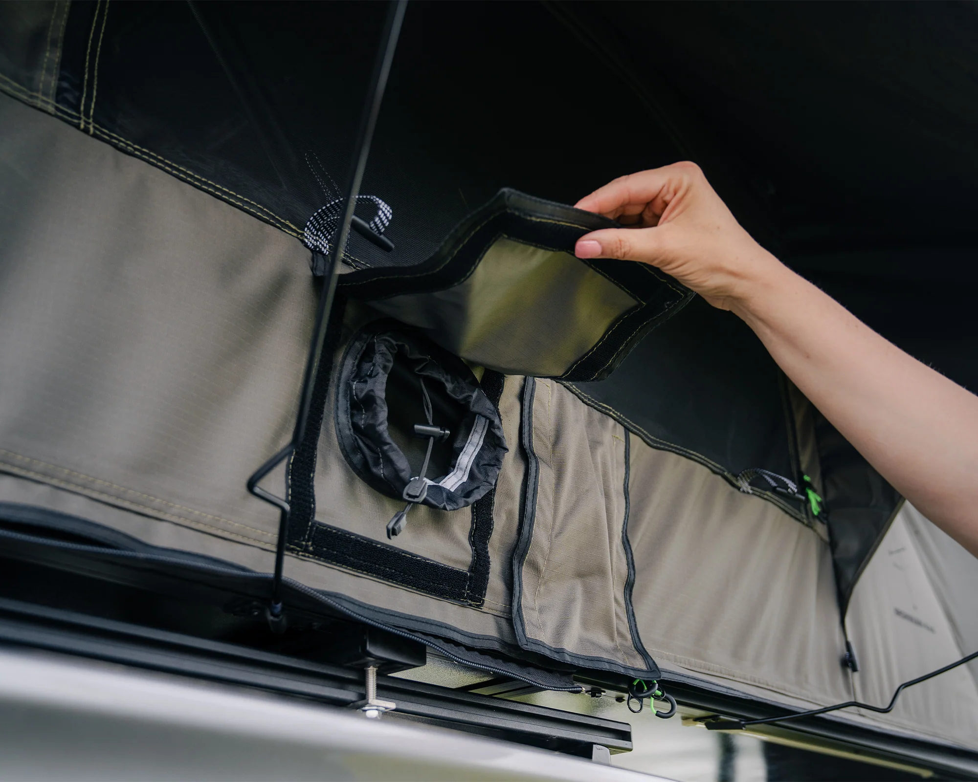 Cross 1200 MK2 - Soft Shell Rooftop Tent - Image 10