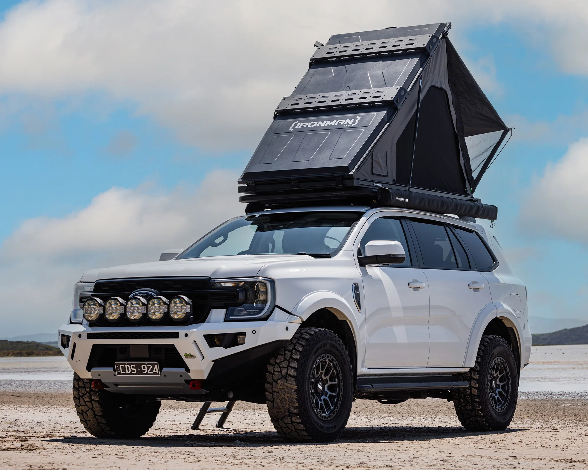 Orion 1200 - Lightweight Hardshell Rooftop Tent - Image 3