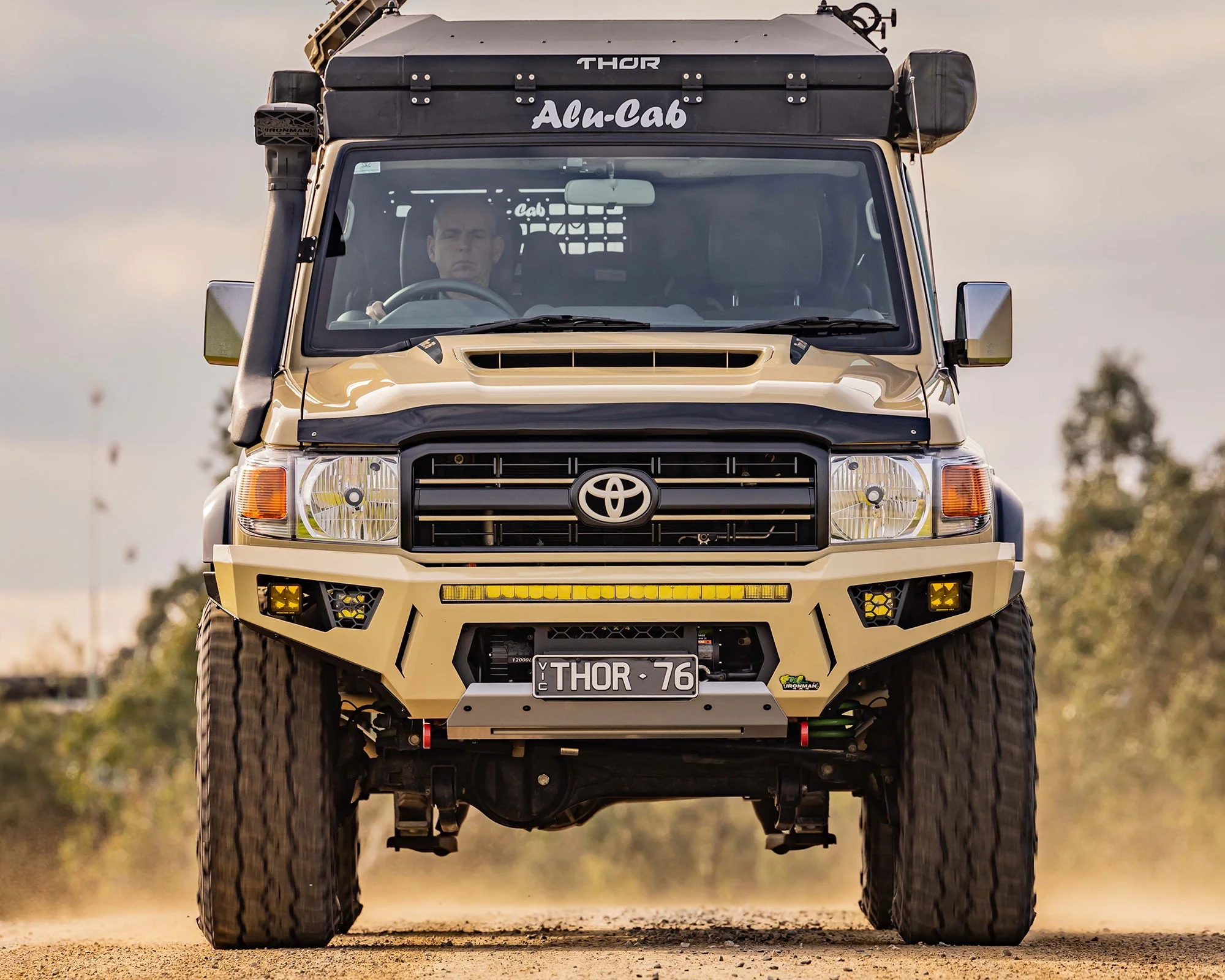 Raid Bar & Lights Kit